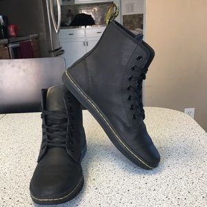 Dr. Martins Shoreditch Matte Leather Boots